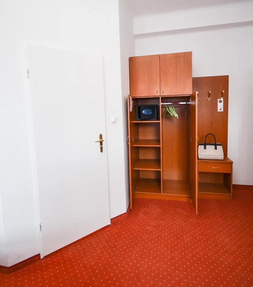 Broadway City Guesthouse Budapest 2*,