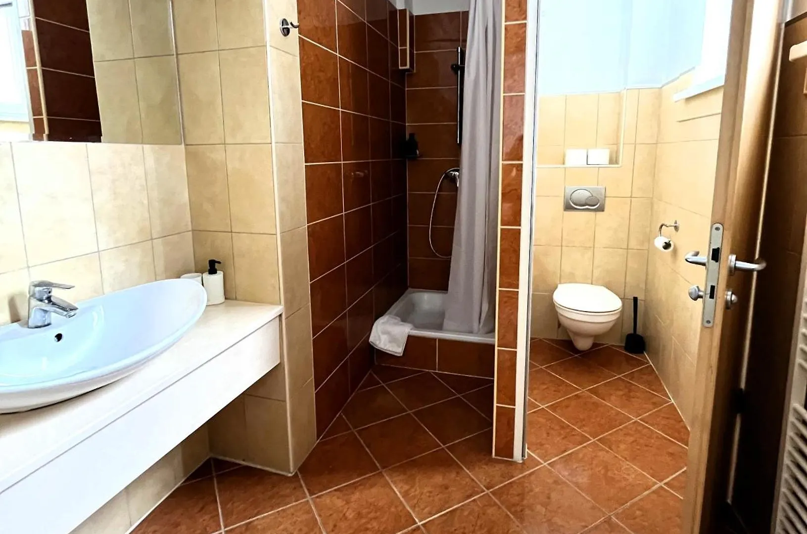 Broadway City Guesthouse Budapest 2*,  Ungarn