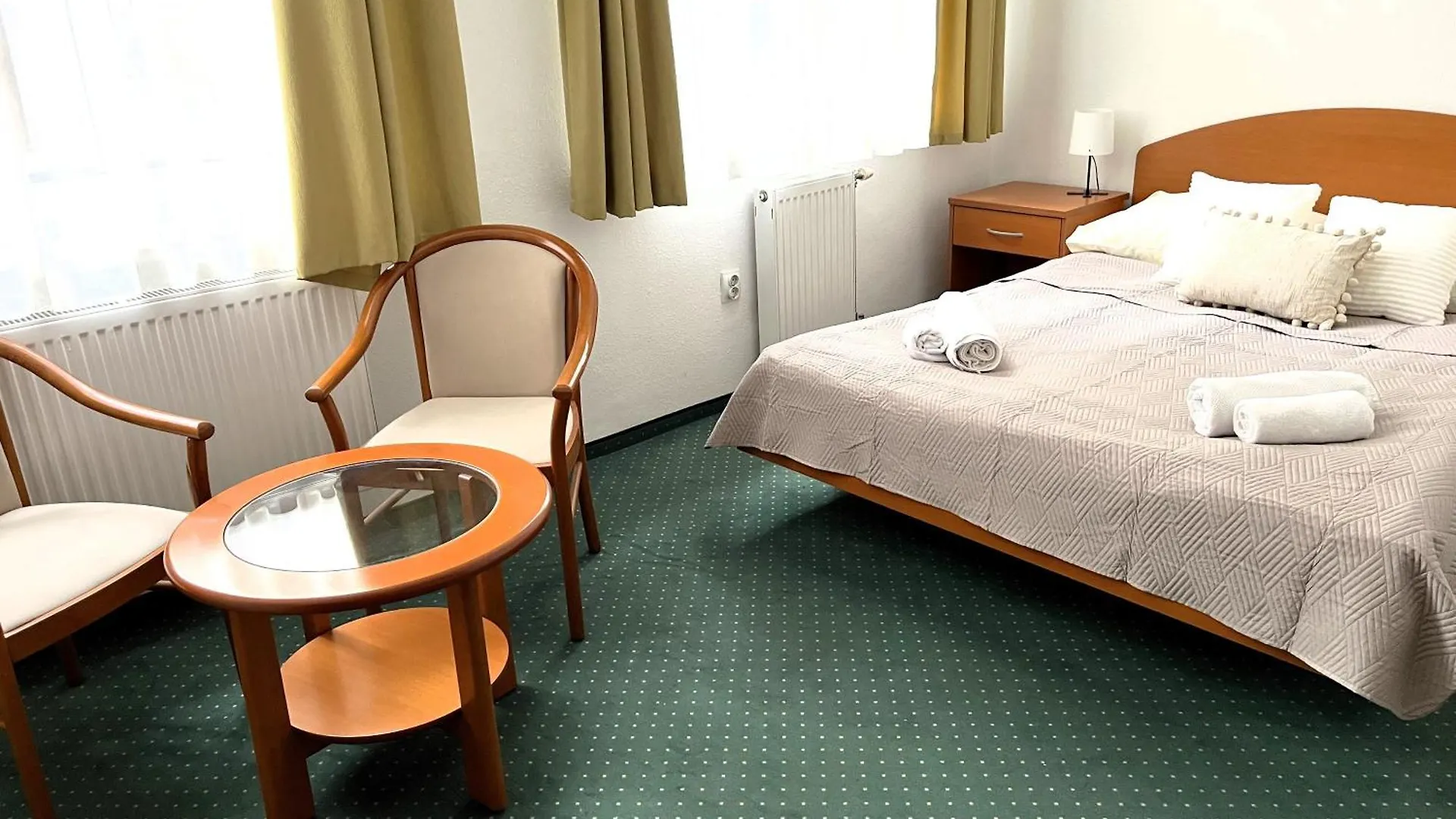 Broadway City Guesthouse Budapest 2*,