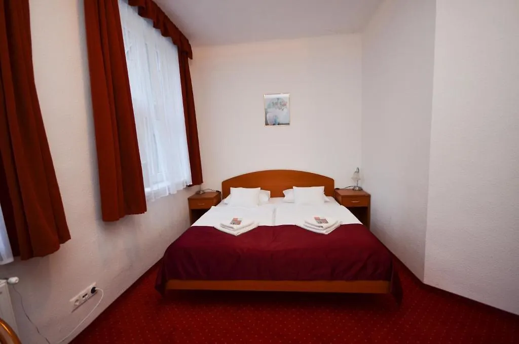 Broadway City Guesthouse Budapest 2*,
