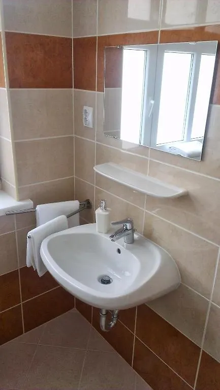 Broadway City Guesthouse Budapest 2*,