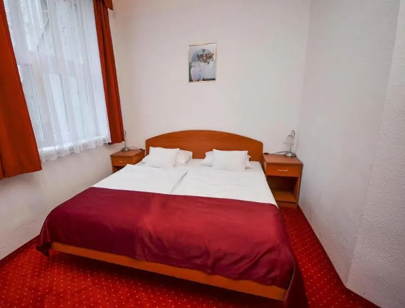 Broadway City Guesthouse Budapest 2*,