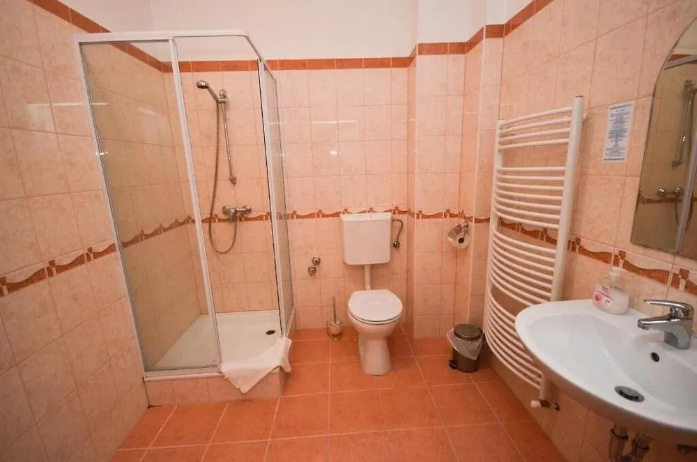 Broadway City Guesthouse Budapest 2*,  Ungarn