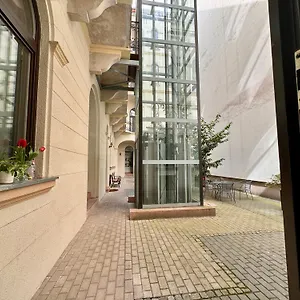 מלון דירות Gracia House