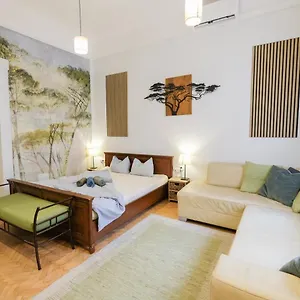 Acacia Hostal